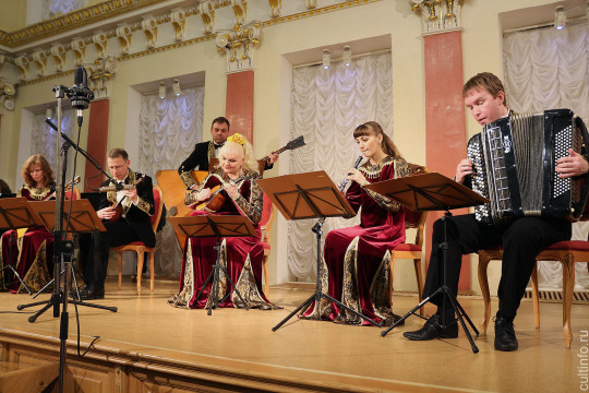 «Музыкальное ассорти» подарит вологжанам ансамбль  Губернаторского оркестра русских народных инструментов